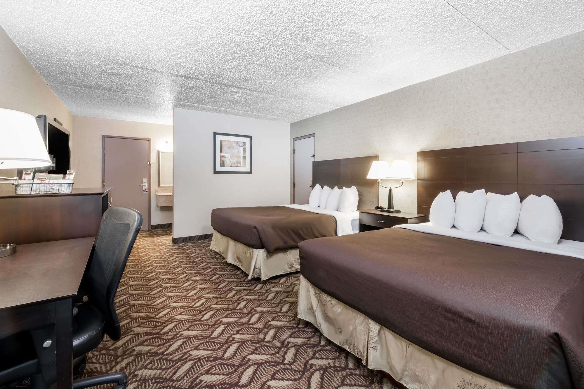 Days Inn By Wyndham Bismarck Exterior photo